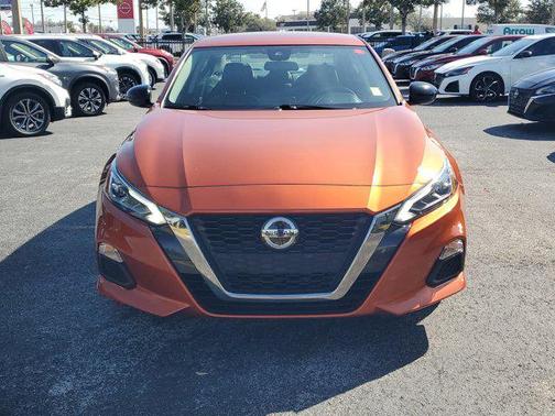 2022 Nissan Altima SR FWD
