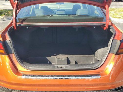 2022 Nissan Altima SR FWD