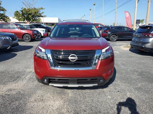 2022 Nissan Pathfinder SL 2WD