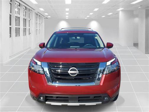 2022 Nissan Pathfinder SL 2WD