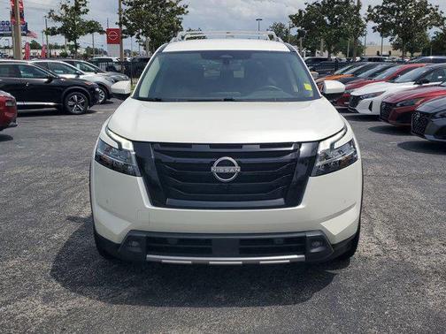 Pearl White Tricoat 2023 Nissan Pathfinder SL 4WD