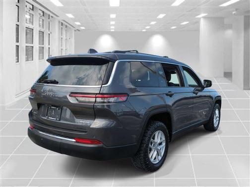 2022 Jeep Grand Cherokee L Laredo