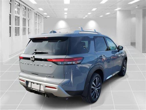 2025 Nissan Pathfinder Platinum FWD