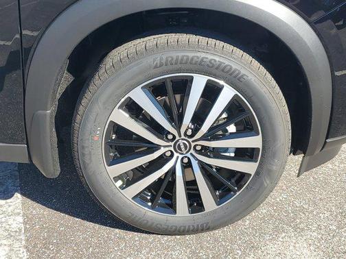 2025 Nissan Pathfinder Platinum FWD