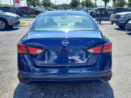Deep Blue Pearl 2024 Nissan Altima S FWD