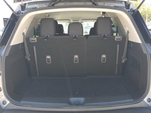 2025 Nissan Pathfinder S FWD