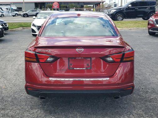 2023 Nissan Altima SR FWD