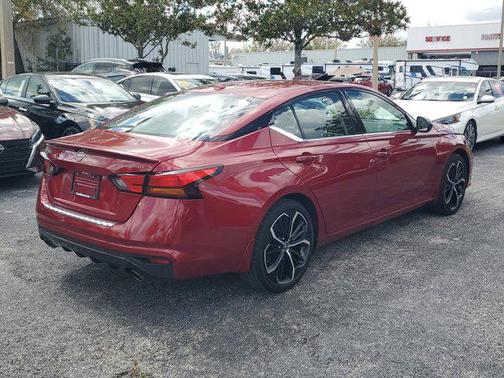 2023 Nissan Altima SR FWD