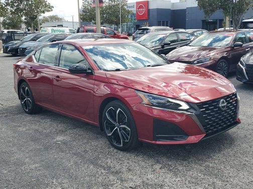 2023 Nissan Altima SR FWD