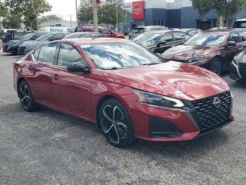 2023 Nissan Altima SR FWD