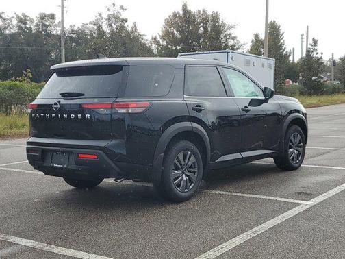 2025 Nissan Pathfinder S FWD