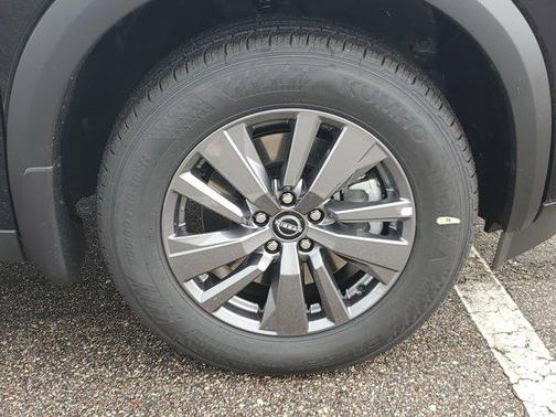 2025 Nissan Pathfinder S FWD