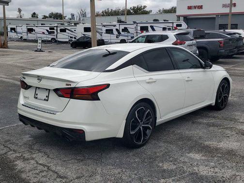 2023 Nissan Altima SR FWD