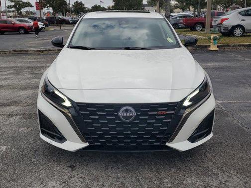 2023 Nissan Altima SR FWD