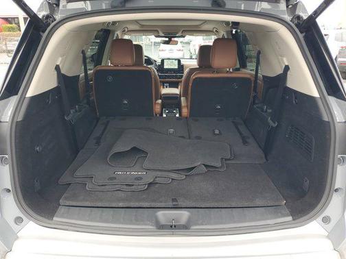 2024 Nissan Pathfinder Platinum FWD