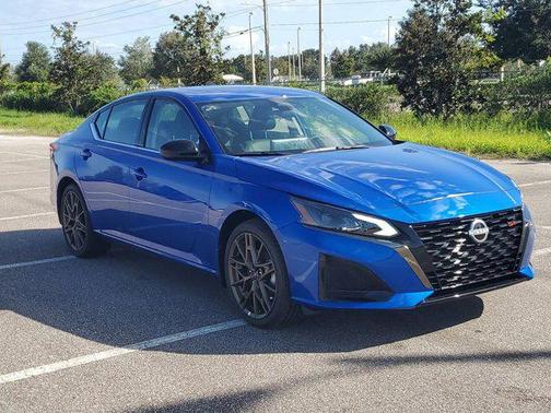 2025 Nissan Altima SR FWD