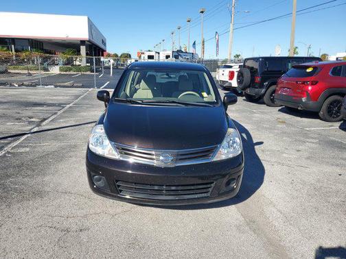 2011 Nissan Versa 1.8 S