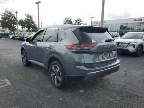 2025 Nissan Rogue SL