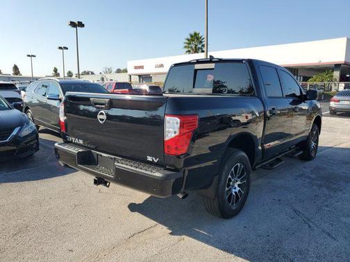 2023 Nissan Titan SV