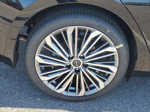 2025 Nissan Altima SL FWD