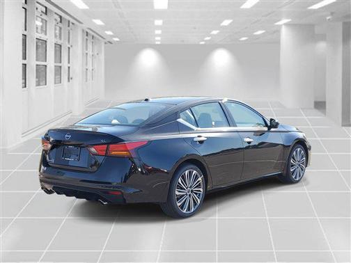 2025 Nissan Altima SL FWD