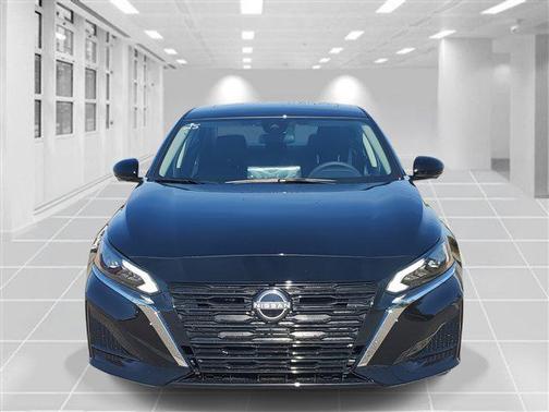 2025 Nissan Altima SL FWD