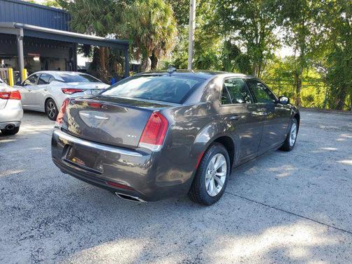 2023 Chrysler 300 Touring
