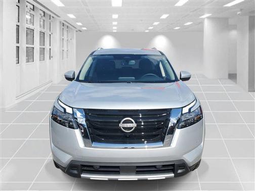 2025 Nissan Pathfinder SL FWD