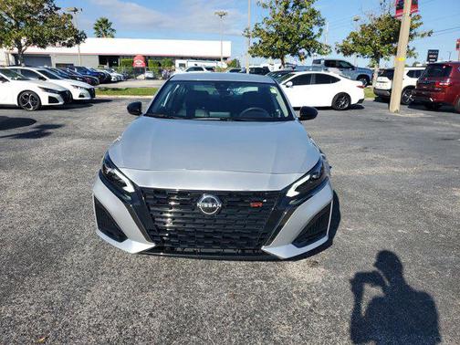 2024 Nissan Altima SR FWD