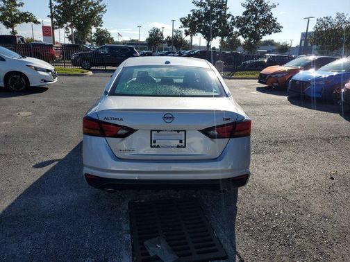 2024 Nissan Altima SR FWD