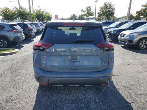 2025 Nissan Rogue SL