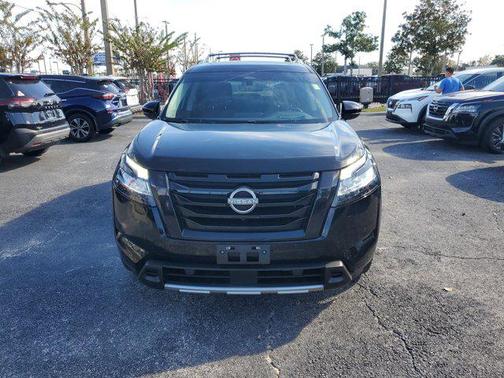 2023 Nissan Pathfinder Platinum FWD
