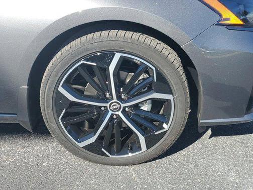 2025 Nissan Altima SR FWD