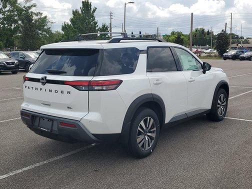 Everest White Pearl Tricoat 2026 Nissan Pathfinder SL