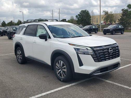 Everest White Pearl Tricoat 2026 Nissan Pathfinder SL