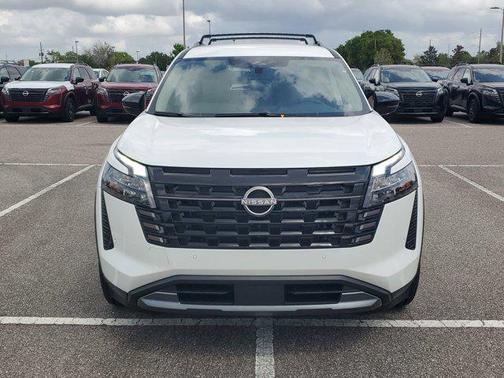 Everest White Pearl Tricoat 2026 Nissan Pathfinder SL