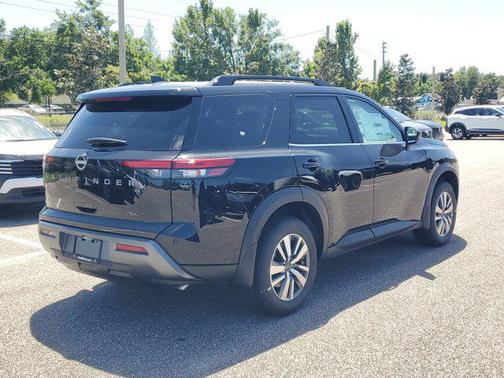 Super Black 2026 Nissan Pathfinder SL