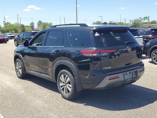 Super Black 2026 Nissan Pathfinder SL
