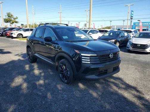 2025 Nissan Kicks SR