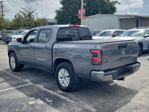 Gun Metallic 2024 Nissan Frontier SV