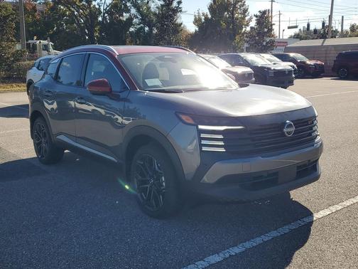 Gun Metallic/Scarlet Ember Tintcoat 2026 Nissan Kicks SR
