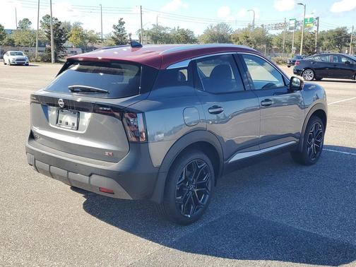 Gun Metallic/Scarlet Ember Tintcoat 2026 Nissan Kicks SR