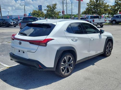 Eminent White Pearl 2020 Lexus UX 200 Base