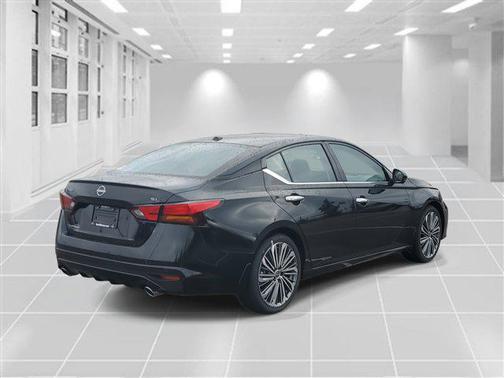 2025 Nissan Altima SL FWD