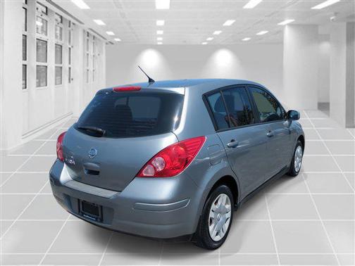 2011 Nissan Versa 1.8 S