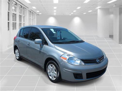 2011 Nissan Versa 1.8 S