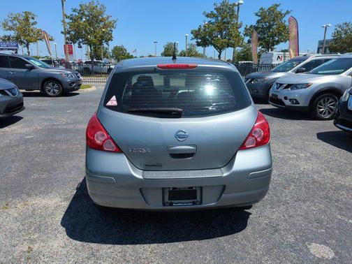 2011 Nissan Versa 1.8 S