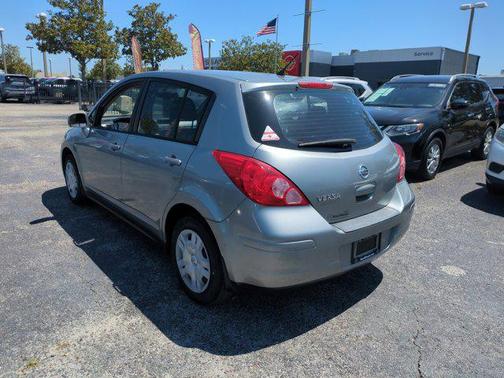2011 Nissan Versa 1.8 S