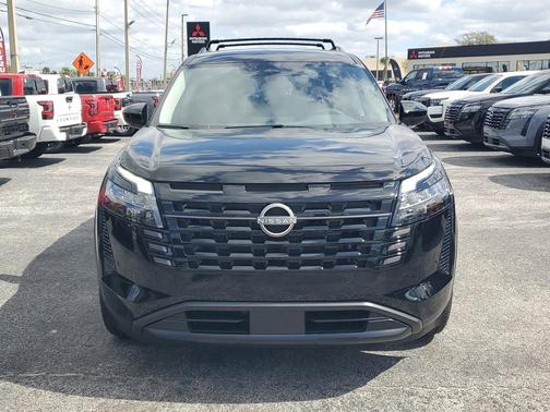 Super Black 2026 Nissan Pathfinder SV