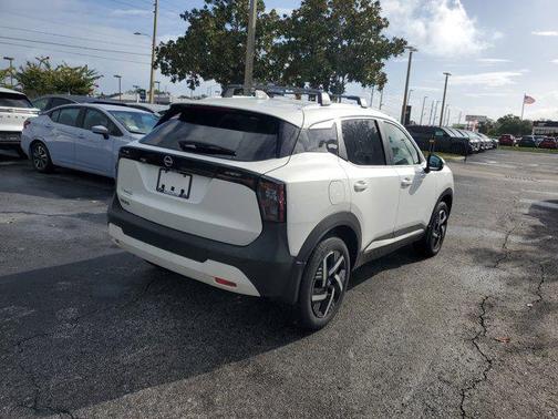 2025 Nissan Kicks SV